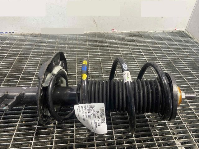 bontott RENAULT ARKANA I Első Rugó