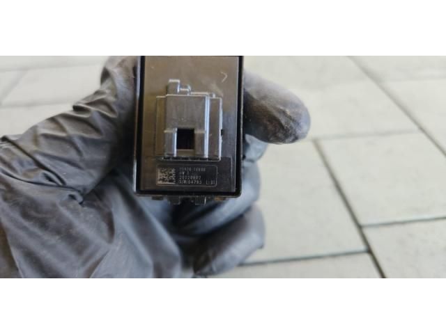 bontott RENAULT ARKANA I Bal hátsó Ablakemelő Kapcsoló