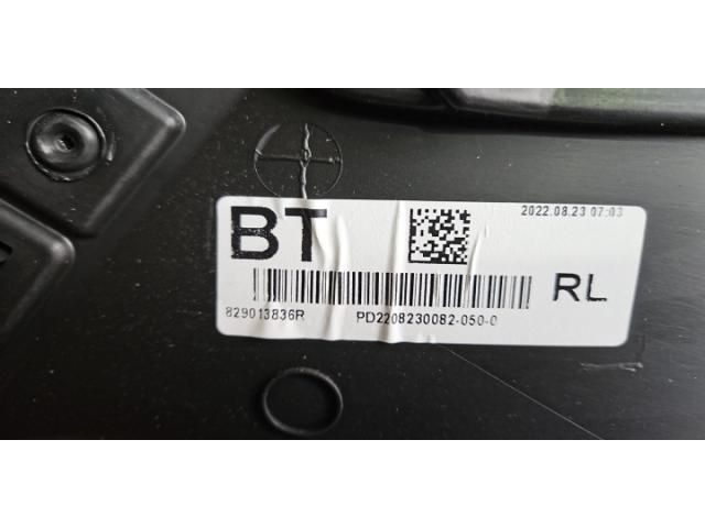 bontott RENAULT ARKANA I Bal hátsó Ajtó Kárpit