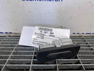 bontott RENAULT ARKANA I Csomagtérajtó Kilincs