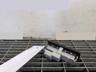 bontott RENAULT ARKANA I Csomagtérajtó Kilincs