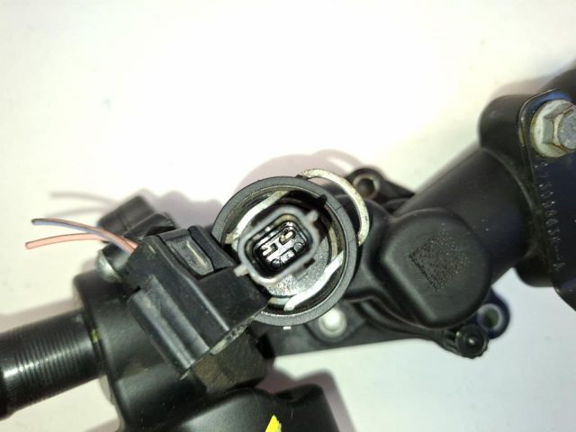 bontott RENAULT CAPTUR Termosztátház