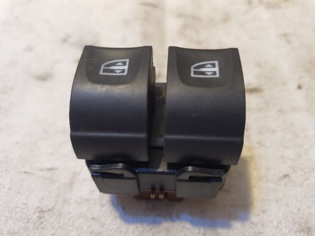 bontott RENAULT CAPTUR Ablakemelő Kapcsoló Négyes / Kettes