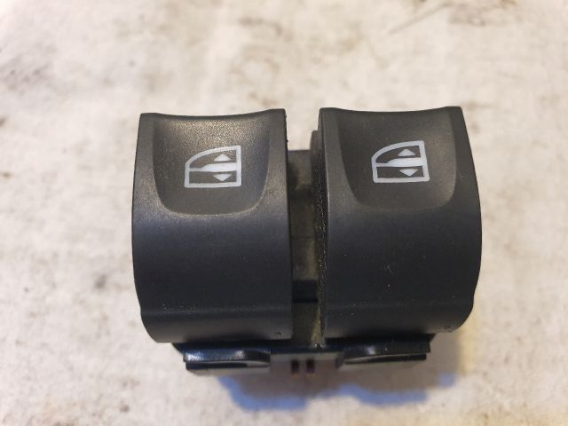 bontott RENAULT CAPTUR Ablakemelő Kapcsoló Négyes / Kettes