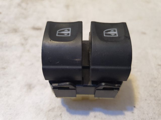 bontott RENAULT CAPTUR Ablakemelő Kapcsoló Négyes / Kettes