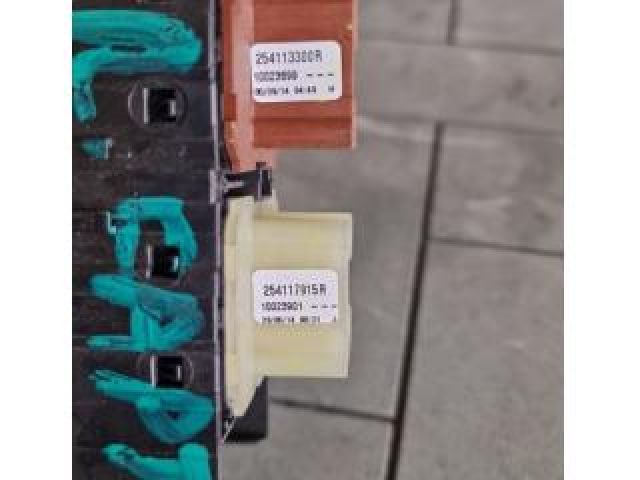 bontott RENAULT CAPTUR Ablakemelő Kapcsoló Négyes / Kettes