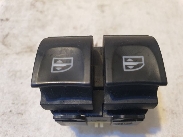 bontott RENAULT CAPTUR Ablakemelő Kapcsoló Négyes / Kettes