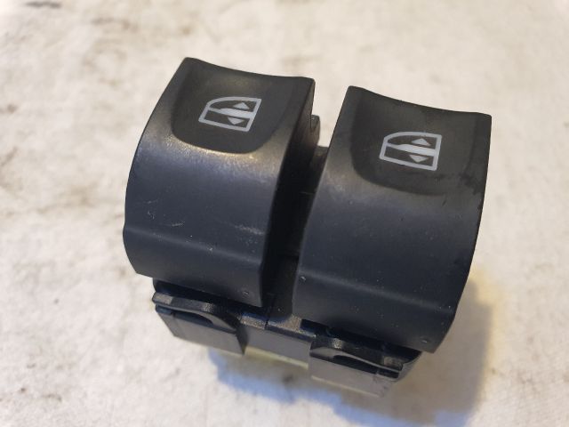 bontott RENAULT CAPTUR Ablakemelő Kapcsoló Négyes / Kettes