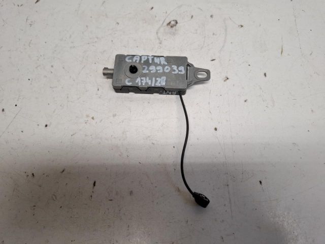 bontott RENAULT CAPTUR Antenna Erősítő