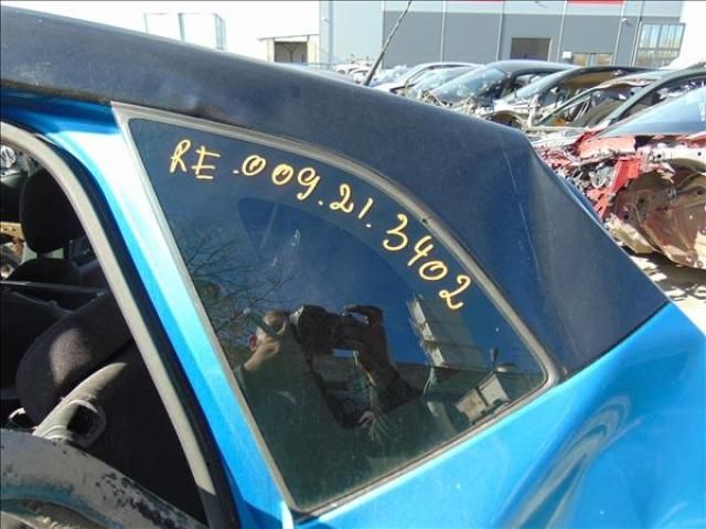 bontott RENAULT CAPTUR Bal C Oszlop Oldalablak Üveg