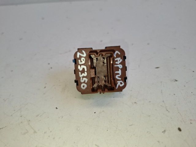 bontott RENAULT CAPTUR Bal első Ablakemelő Kapcsoló