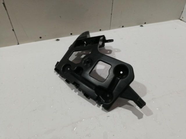 bontott RENAULT CAPTUR Bal hátsó Lökhárító Tartó (Műanyag)