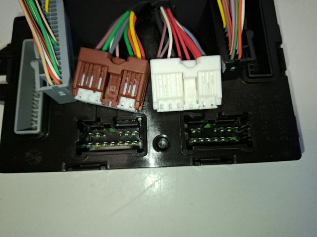 bontott RENAULT CAPTUR Biztosítéktábla Utastér