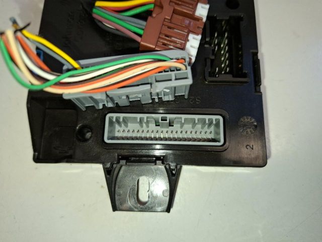 bontott RENAULT CAPTUR Biztosítéktábla Utastér