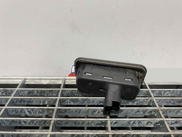 bontott RENAULT CAPTUR Csomagtérajtó Kilincs