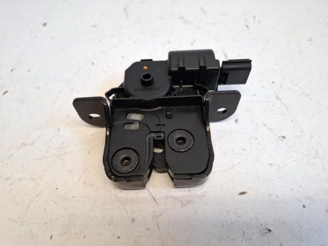 bontott RENAULT CAPTUR Csomagtérajtó Zárszerkezet