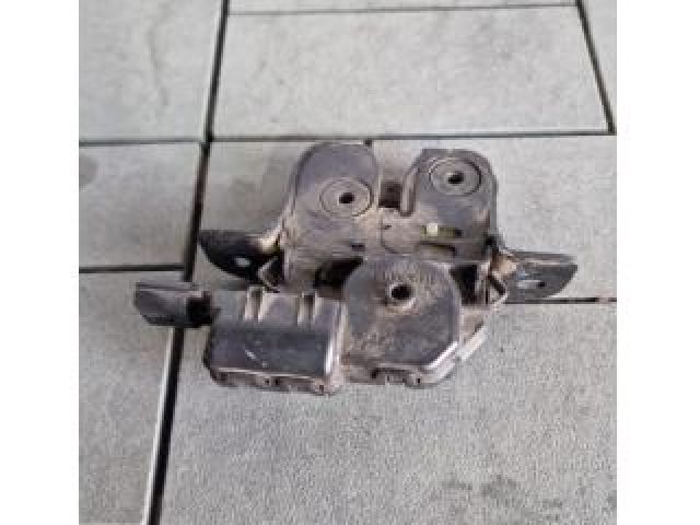 bontott RENAULT CAPTUR Csomagtérajtó Zárszerkezet