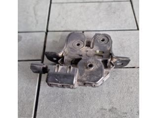 bontott RENAULT CAPTUR Csomagtérajtó Zárszerkezet