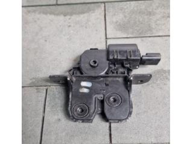 bontott RENAULT CAPTUR Csomagtérajtó Zárszerkezet