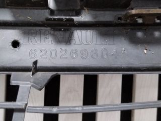 bontott RENAULT CAPTUR Első Lökhárító (Üresen)