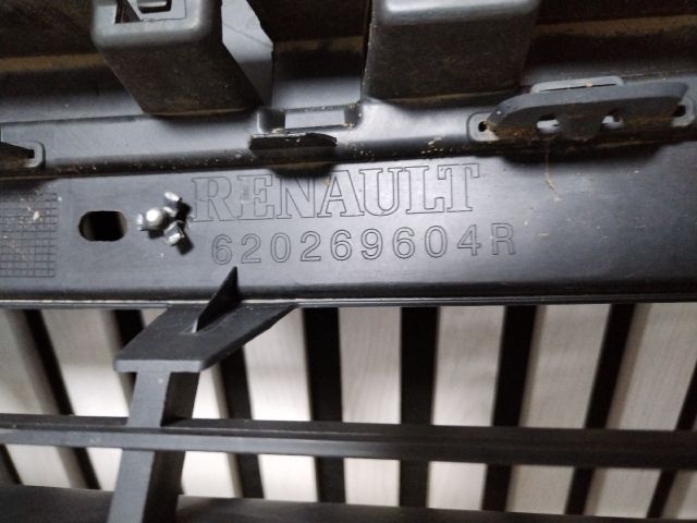 bontott RENAULT CAPTUR Első Lökhárító (Üresen)