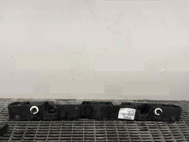 bontott RENAULT CAPTUR Hátsó középső Lökhárító Tartó (Műanyag)