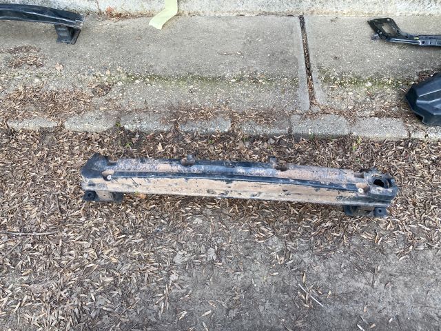 bontott RENAULT CAPTUR Hátsó Lökhárító Merevítő (Fém)