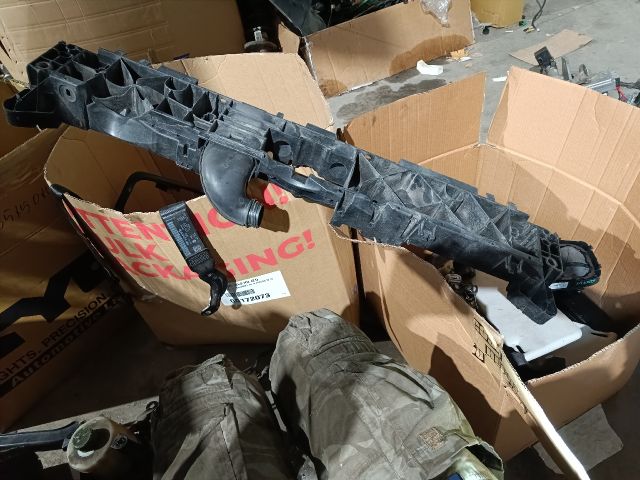 bontott RENAULT CAPTUR Homlokfal Burkolat