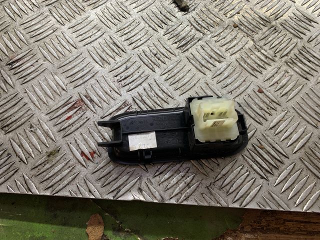 bontott RENAULT CAPTUR II Ablakemelő Kapcsoló Négyes / Kettes