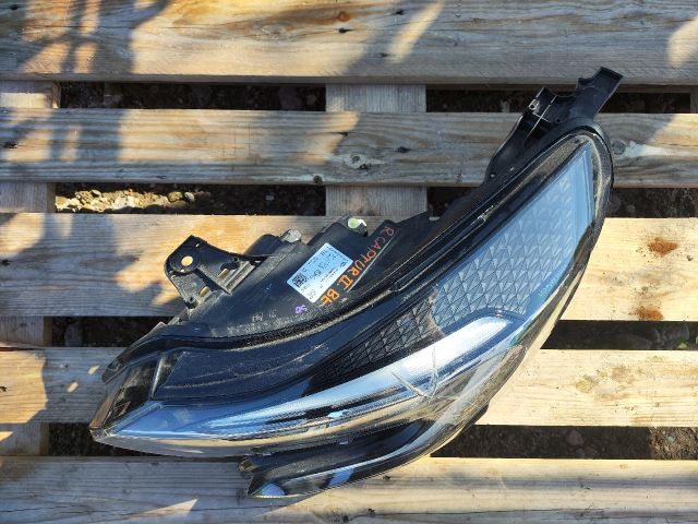 bontott RENAULT CAPTUR II Bal Fényszóró