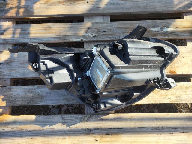 bontott RENAULT CAPTUR II Bal Fényszóró