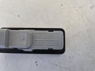 bontott RENAULT CAPTUR II Csomagtér Nyitó Kar / Gomb