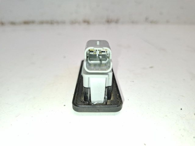 bontott RENAULT CAPTUR II Csomagtérajtó Kilincs