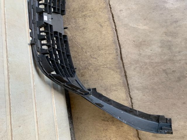 bontott RENAULT CAPTUR II Első Lökhárító (Üresen)