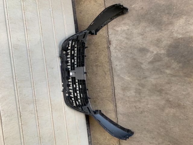 bontott RENAULT CAPTUR II Első Lökhárító (Üresen)