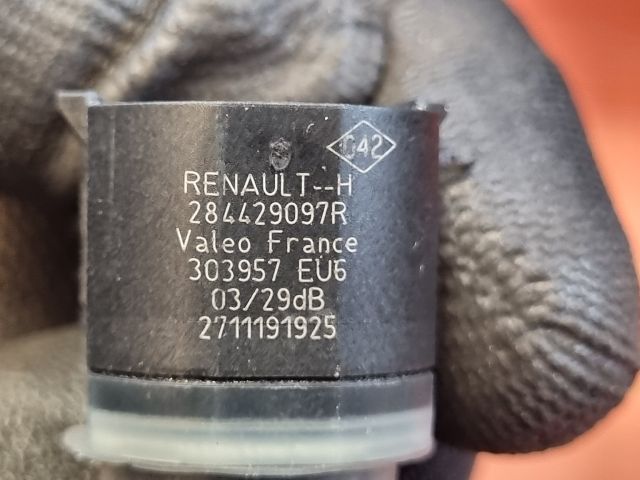 bontott RENAULT CAPTUR II Hátsó Tolatóradar Fej