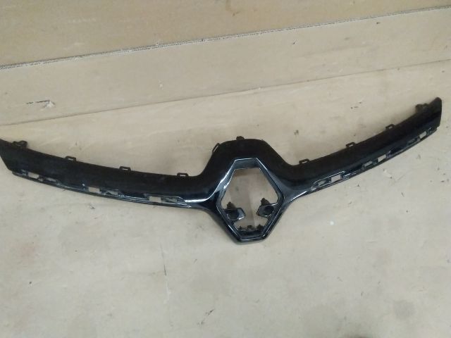 bontott RENAULT CAPTUR II Hűtőrács