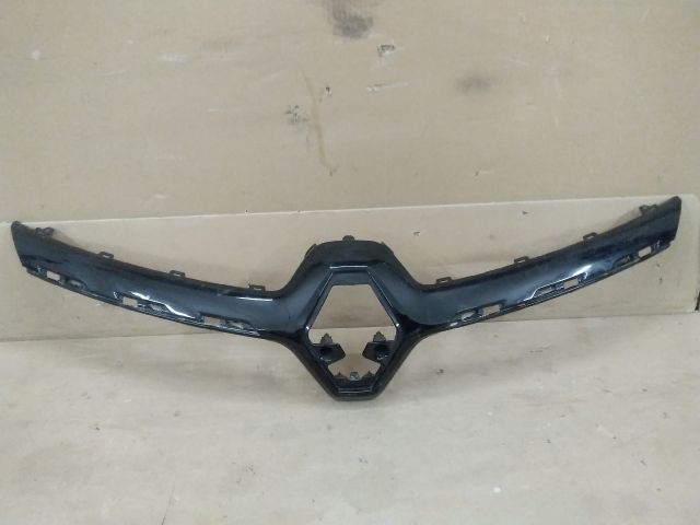 bontott RENAULT CAPTUR II Hűtőrács