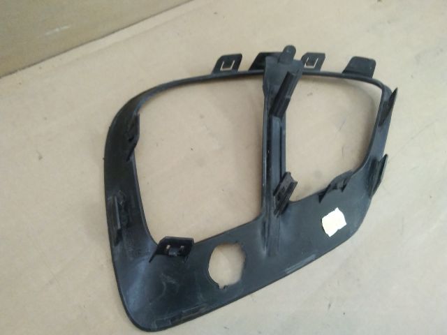 bontott RENAULT CAPTUR II Jobb Ködlámpa Rács