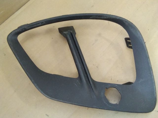 bontott RENAULT CAPTUR II Jobb Ködlámpa Rács