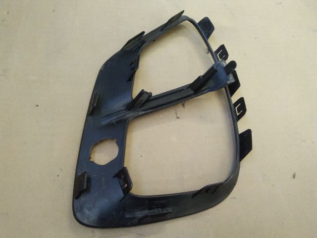 bontott RENAULT CAPTUR II Jobb Ködlámpa Rács