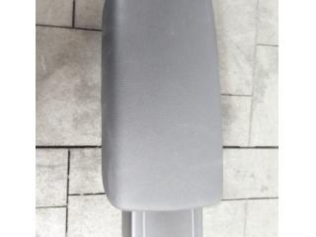 bontott RENAULT CAPTUR II Könyöklő