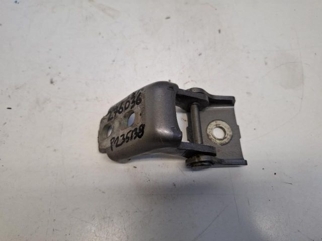 bontott RENAULT CAPTUR Jobb első Alsó Zsanér