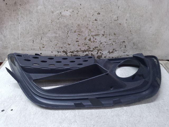 bontott RENAULT CAPTUR Jobb Ködlámpa Rács