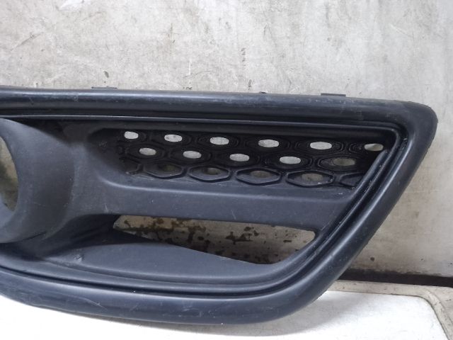 bontott RENAULT CAPTUR Jobb Ködlámpa Rács