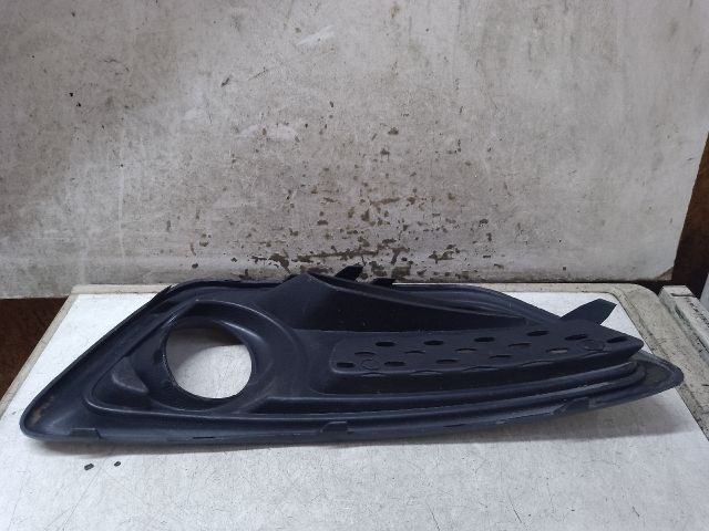 bontott RENAULT CAPTUR Jobb Ködlámpa Rács