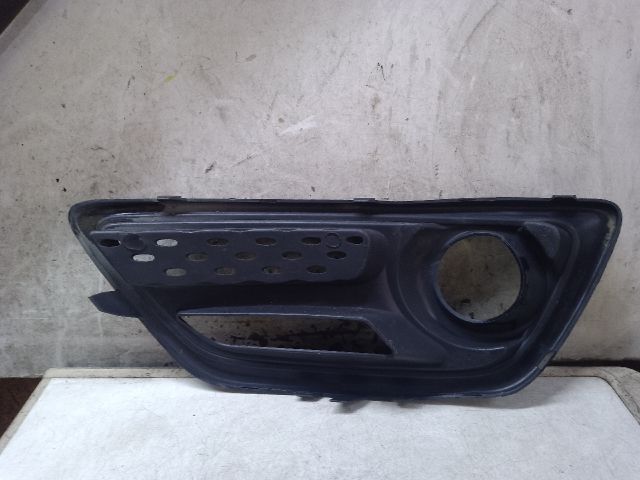 bontott RENAULT CAPTUR Jobb Ködlámpa Rács