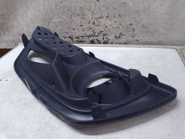 bontott RENAULT CAPTUR Jobb Ködlámpa Rács