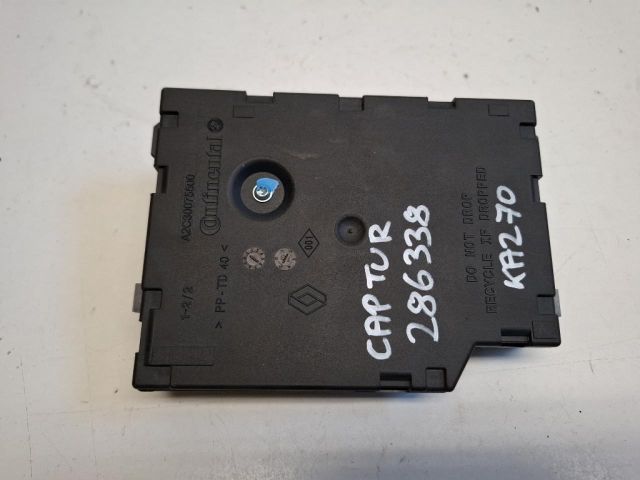 bontott RENAULT CAPTUR Kártyaolvasó