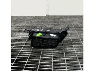 bontott RENAULT CAPTUR Középső Szellőző